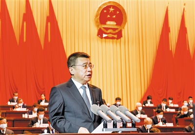 張強作政府工作報告。李冬賓攝